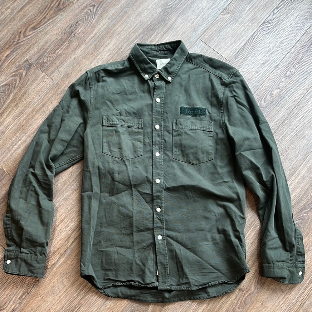 Green Casual Button Down Shirt with Relaxed Fit